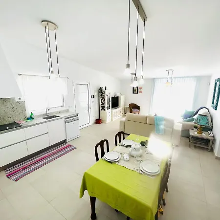 Feriehus Lovely Casa Tamaide - -